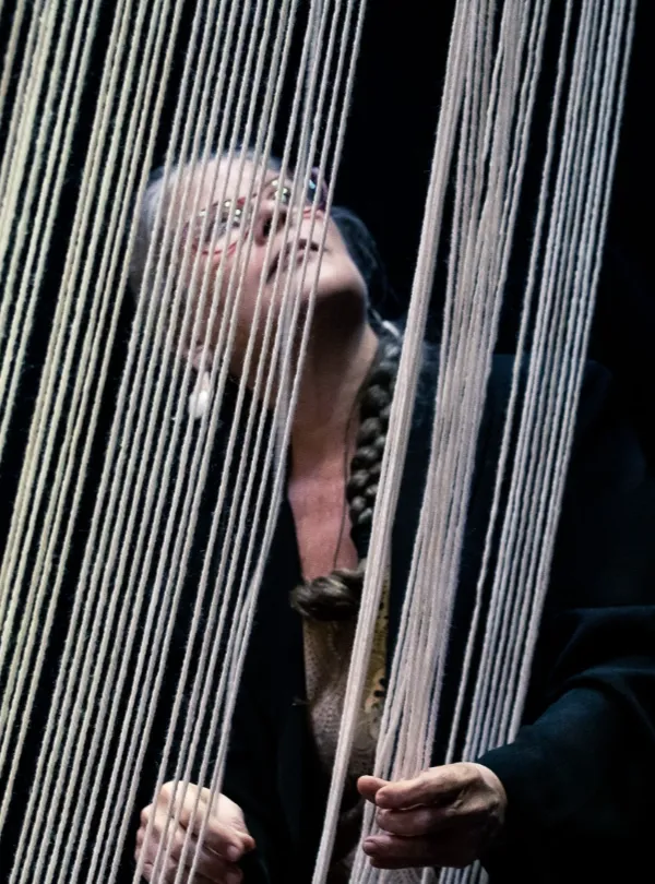 Carmen Slawinski em seu atelier